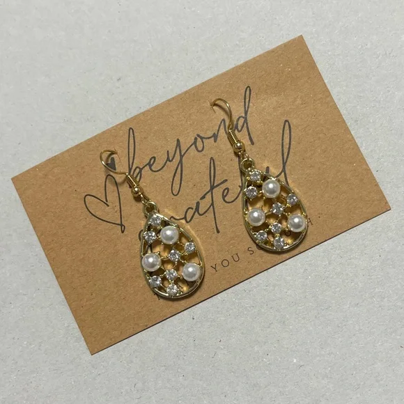 Pearly Gold Earrings - Picture 1 of 2